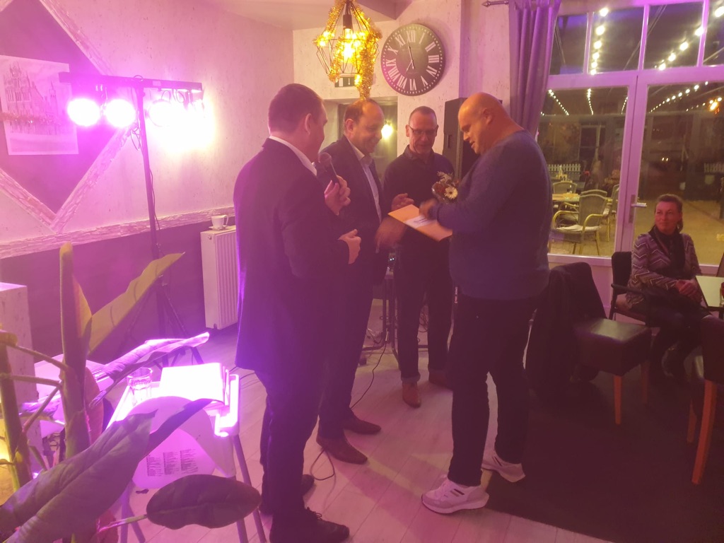 1f585a82-2745-4238-95f0-8cdab5266992